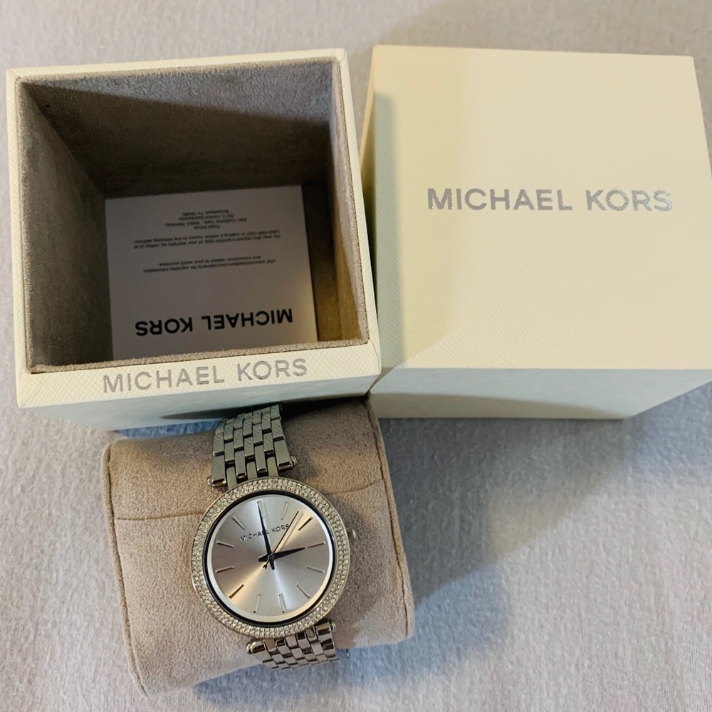 Great Condition Authentic Michael Kors Watch - image 6